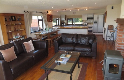 Durrus Villa | 5 bedrooms & 3 bathrooms - stunning south facing views "Wild Atlantic Way"