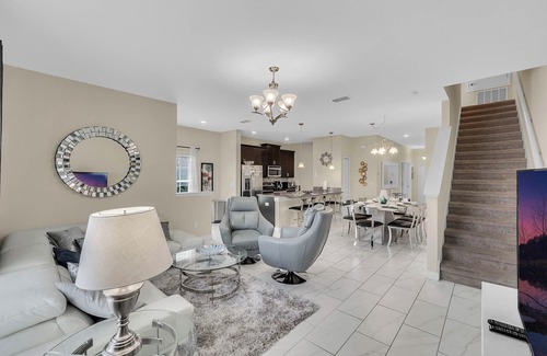 Campbell House | 5 Bedrooms/4 Bathrooms/Storey Lake (3133 PP)