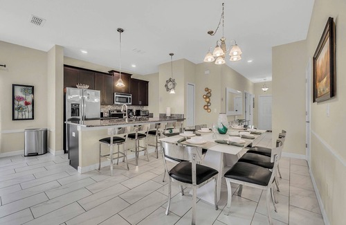 Campbell House | 5 Bedrooms/4 Bathrooms/Storey Lake (3133 PP)