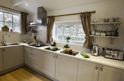 Chapel Stile Cottage | 5 bedrooms, 5 bathrooms, 2 living rooms and mountain views from every room!