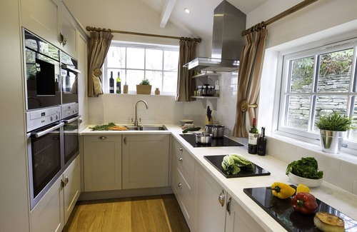 Chapel Stile Cottage | 5 bedrooms, 5 bathrooms, 2 living rooms and mountain views from every room!