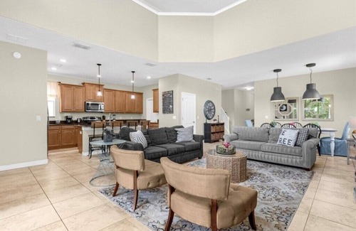 Lindfields House | 5 Bedrooms/5 Bathrooms/Paradise Palms (2989BP)
