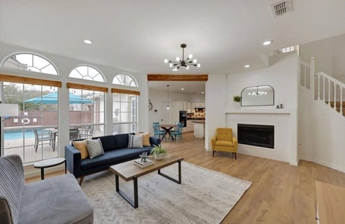 Plano House | 5 Bedrooms, Backyard Oasis - Groups Welcome!