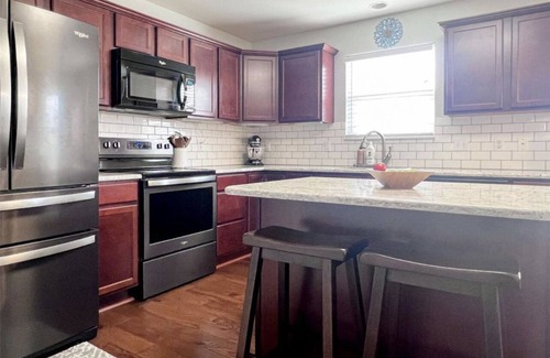 New Baden House | 5 bedrooms near SAFB