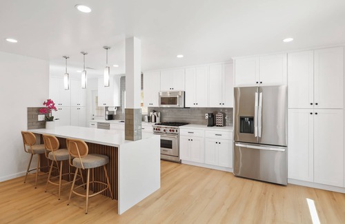 Buena Park House | 5 Bedrooms Remodeled Home Near Knott’s and Disneyland with Pool