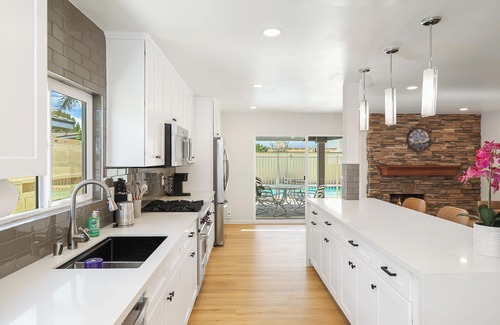 Buena Park House | 5 Bedrooms Remodeled Home Near Knott’s and Disneyland with Pool