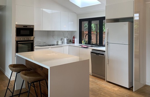 Terrigal House | 5 bedrooms Terrigal beach home with district views