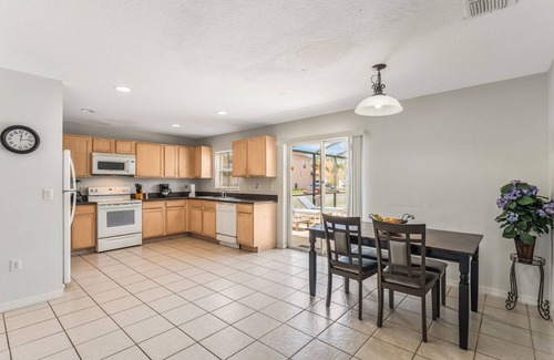 Lake Wilson Preserve Villa | 5 Bedrooms Vacation Home near Disney