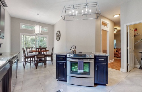 Smyrna House | 5 beds | 3 baths | Prime Location