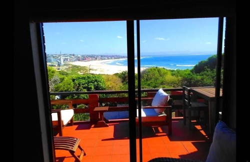 Jeffreys Bay Apartment | 5 BEEDS PENTHOUSE +2 BIG TERRACES-THE BEST VIEW IN TOWN