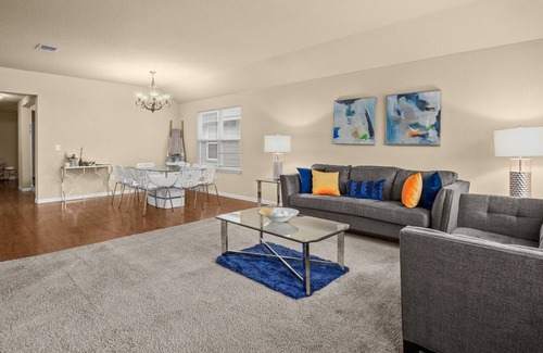 Austin House | 5⭐️BEST PRICE⭐️4-10ppl, 4BR King🛏, with Pool Table