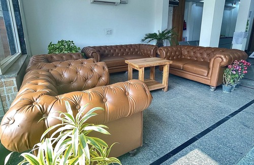 Gurugram House | 5 BHK entire floor best for parties