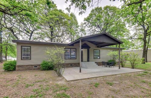 Kingston House | 5 Blocks to Beach Access Sanders Island Getaway!