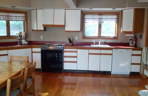 Hadley House | 5 Br 2.5 Ba Lakeside Home On Great Sacandaga Lake 50' Beach, Large Dock and Deck