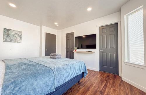 Downtown Salt Lake City House | 5 BR 3 Bath Home Centrally Located Near SLC Airport and DT