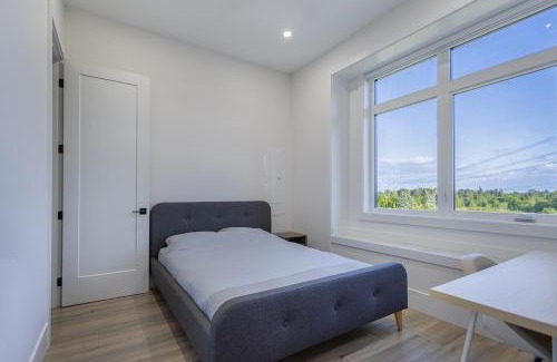 Surrey Apartment | 5 BR Brand New Luxurious White Rock Spacious Home