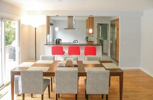 Southampton House | 5 BR House; 1 Acre Property; Newly Renovated ; Minutes to town/beach