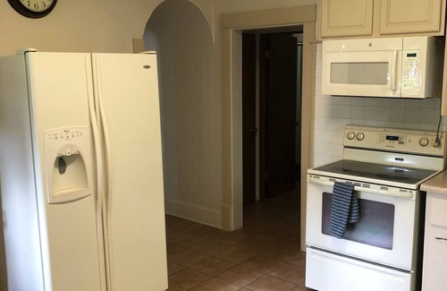 Elkhart Lake House | 5 BR IN PERFECT LOCATION FOR YOUR VACATION -walk to all