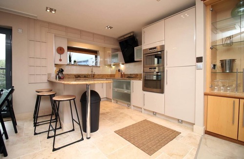 Castle House | 5 BR | Luxury | Stunning Beachview