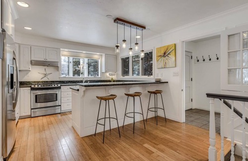 Aspen House | 5 BR Updated Aspen Home - Stunning Views
