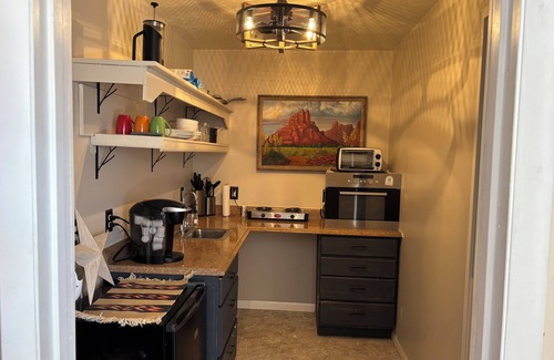 Torrey Apartment | #5 Bright kitchenette apartment in scenic Torrey