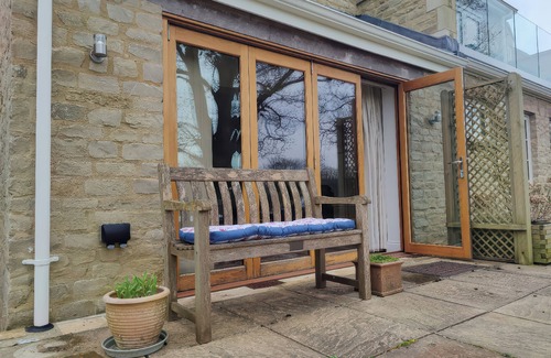 Burford Cottage | 5 BURFORD MEWS, family friendly, with a garden in Burford
