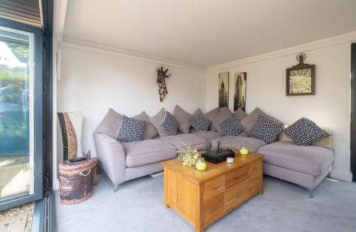 Knodishall House | 5 Burrells Cottages