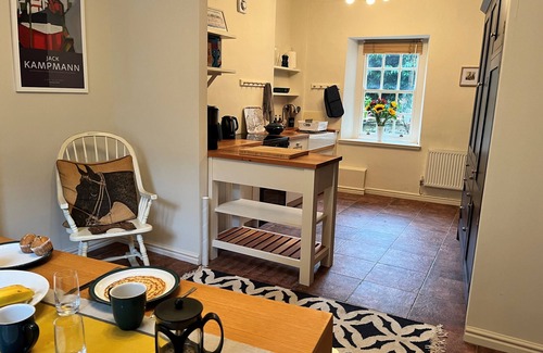Lancaster House | 5 CASTLE HILL, family friendly, with a garden in Lancaster