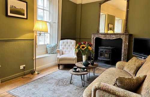 Lancaster House | 5 Castle Hill