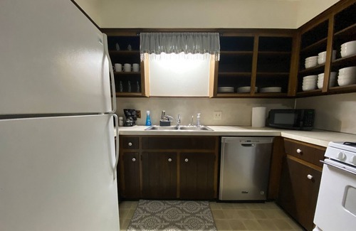 Kentwood House | 5★ Central Retreat Center –6BR– Teams Ideal.