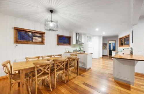 Echuca House | 5 Connelly - Echuca Holiday Homes