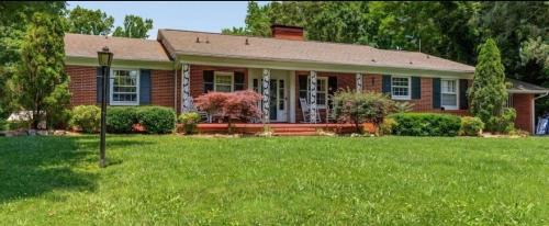 Morristown House | 5 Cubs Lakehouse