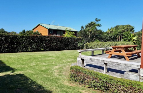 Hahei Cottage | 5 Doors Down - Hahei Holiday Accommodation