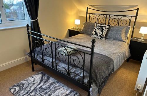 Woolavington Apartment | 5 Edgebury
