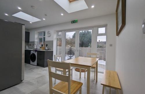 Hull Road House | 5 Ensuite Bedroom House Near Centre Free Parking