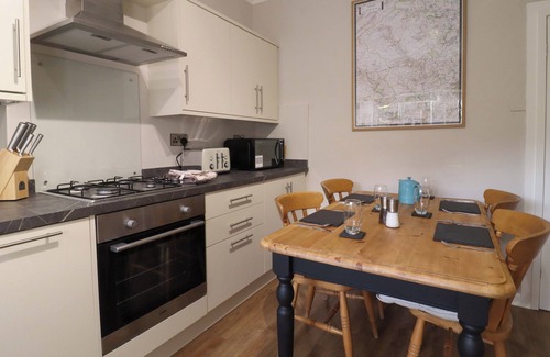 Pateley Bridge Cottage | 5 HAMILTON TERRACE, pet friendly, with open fire in Pateley Bridge