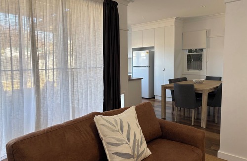 Turvey Park House | 5 Hely Avenue, Wagga Wagga