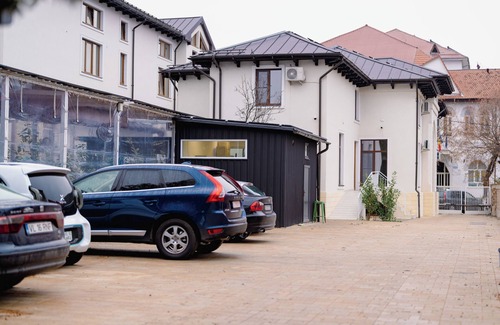 Dragasani Villa | 5 HILLS
