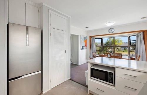 Springfield House | 5 Huia street Holiday House
