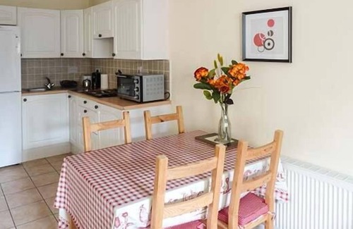 Dundrum Cottage | 5 KILNAMANAGH MANOR, pet friendly in Dundrum, County Tipperary