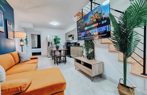 Poplar Apartment | 5 King Beds/5 En-Suite Bathrooms/Ping-Pong