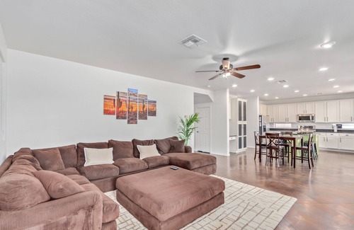 Augusta Ranch House | 5 King beds! Large home, sleeps 18 in beds! Outdoor pool and firepit!