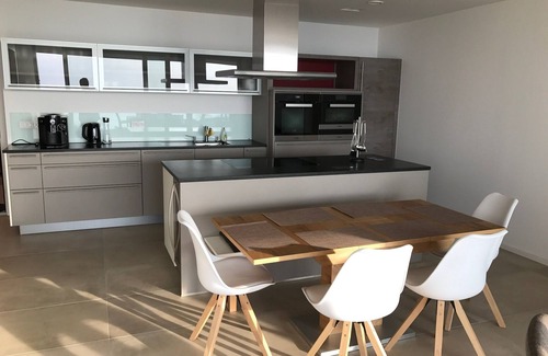 Lochau Apartment | 5 * living above Lochau with direct lake view
