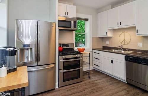 Avondale House | 5⭐️ Logan Square-Avondale Chic Urban Retreat
