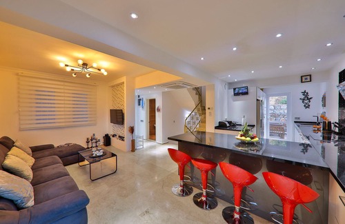 Oludeniz Villa | 5*Luxury Villa , Heated Pool, Jacuzzi, BBQ, Sauna, Turkish Hamam
