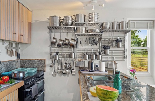 Newport House | 5 * Magnificent C18th Rectory sleeps 21 with Huge Garden, Games room and Hot Tub