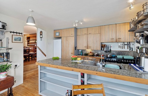 Newport House | 5 * Magnificent C18th Rectory sleeps 21 with Huge Garden, Games room and Hot Tub