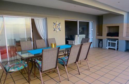 Manaba Beach Apartment | 5 Manaba Breeze, Uvongo