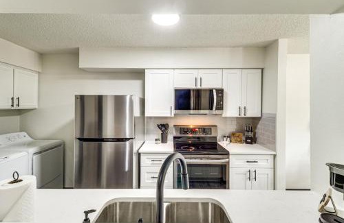 West Arlington House | 5 Mi to ATandT Stadium Townhome with Community Pools!