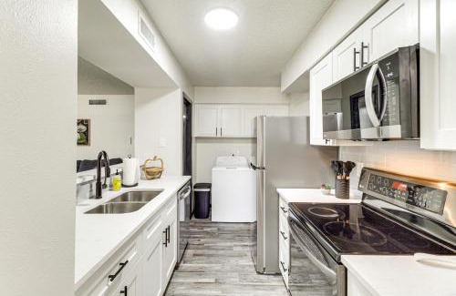 West Arlington House | 5 Mi to ATandT Stadium Townhome with Community Pools!